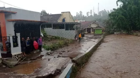 2 Kecamatan di Garut Dilanda Banjir Bandang, Mohon Doanya - GenPI.co JABAR