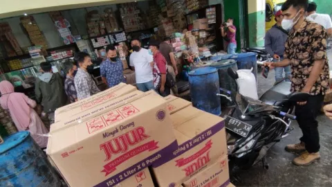 Stok Minyak Goreng di Cianjur Dijamin Aman, Mak-mak Pasti Happy - GenPI.co JABAR