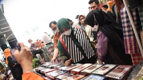 Menolak Punah, Sentra Sarung di Majalaya Bandung Mulai Bangkit - GenPI.co JABAR