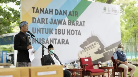 Ridwan Kamil Sampaikan Hal ini Usai Asep Warlan Meninggal Dunia - GenPI.co JABAR