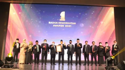 10 Anggota DPRD Jabar Raih BK Award 2021, Kinerjanya Luar Biasa - GenPI.co JABAR