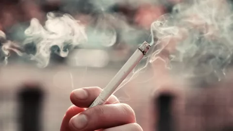 3 Alasan Kamu Sulit Berhenti Merokok - GenPI.co JABAR