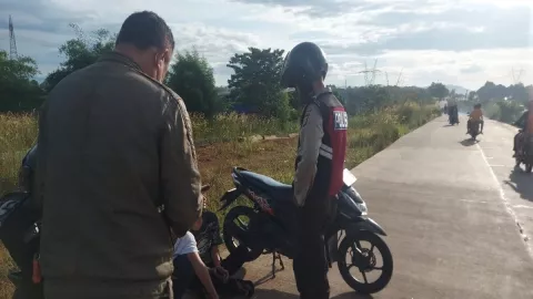 Polisi Bubarkan Warga Tajurhalang yang Sedang Ngabuburit - GenPI.co JABAR