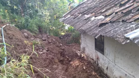 Longsor Kembali Terjadi di Cianjur, Empat Desa Terdampak - GenPI.co JABAR