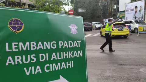 Alasan Polisi Alihkan Arus Kendaraan dari Bandung Menuju Lembang - GenPI.co JABAR