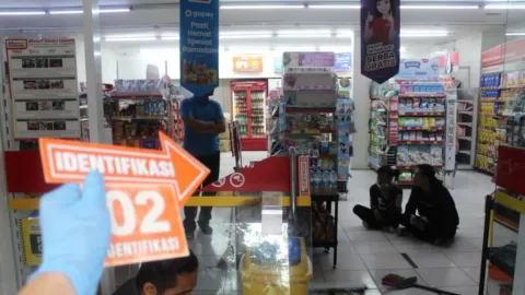 Sebuah Minimarket di Sukabumi dibobol Maling, Kerugiannya Banyak - GenPI.co JABAR