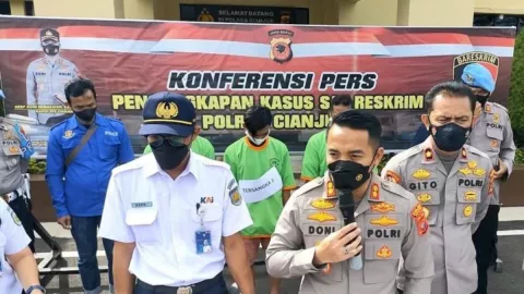 Pencuri Besi Rel Kereta Api di Cianjur ditangkap Polisi - GenPI.co JABAR