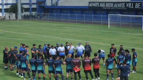 Persib Bandung kembali Latihan Menyambut Liga 1 2022/2023 - GenPI.co JABAR