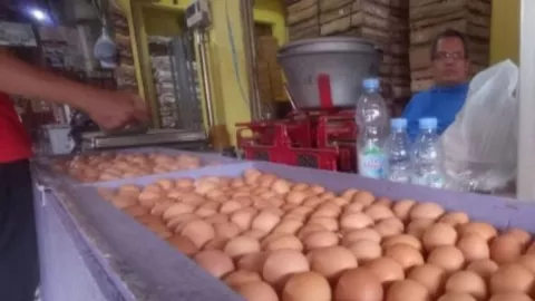 Harga Telur Ayam di Cianjur Naik Tinggi Banget - GenPI.co JABAR