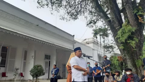 Tidak Kuat Lihat Penderitaan Ridwan Kamil, Yana Mulyana Menangis - GenPI.co JABAR