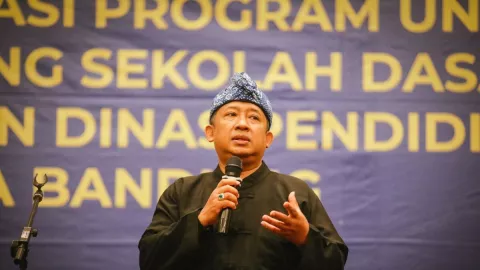 Profil Tokoh Yana Mulyana, Dari Mengurus Bola Jadi Wali Kota - GenPI.co JABAR