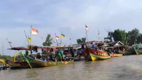 Tega, Ribuan Nelayan di Bekasi tak Bisa Melaut Karena BBM Kosong - GenPI.co JABAR