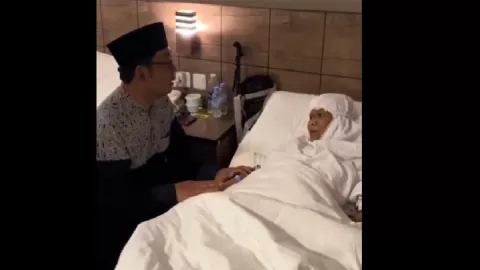 Warga Subang Terkena Strok Saat Berhaji, Ridwan Kamil Lakukan ini - GenPI.co JABAR