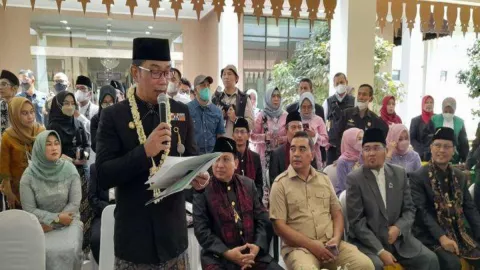 Ridwan Kamil Beri Hadiah Menginap di Hotel Mewah kepada Peserta Isbat Nikah Terpadu - GenPI.co JABAR