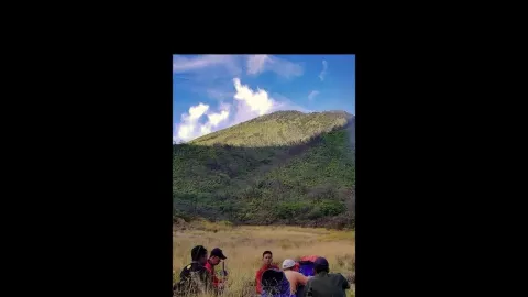 Cobain Yuk Jalur Pendakian Baru di Gunung Ciremai, Punya Padang Savana Indah - GenPI.co JABAR