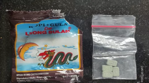 Pembeli Narkoba Menggunakan Bungkus Kopi Liong untuk Bertansaksi - GenPI.co JABAR