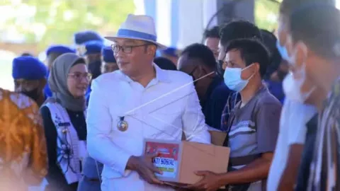 Ridwan Kamil Ajak Masyarakat Indramayu Beralih ke Kendaraan Listrik - GenPI.co JABAR