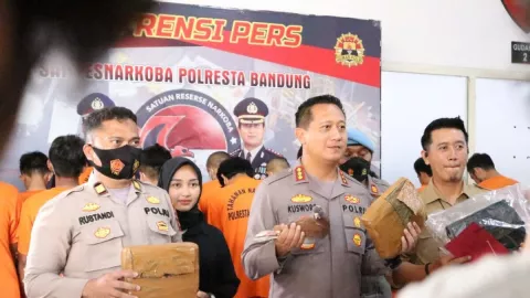 Polresta Bandung Tangkap Orang yang Gunakan Ganja untuk Burung Merpati - GenPI.co JABAR