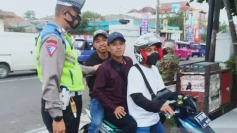 Baru Hari Ketiga Operasi Zebra Lodaya, Ribuan Pengendara di Sukabumi Kena Teguran - GenPI.co JABAR