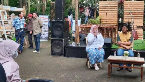 Lepas Gaji Rp 12 Juta, Opik Pilih Budidaya Jamur Tiram di Bandung - GenPI.co JABAR
