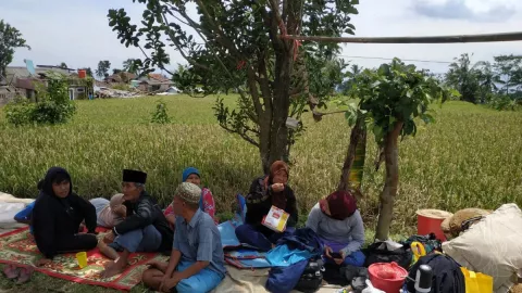 Terdampak Gempa, Puluhan KK di Desa Sukamanah Cianjur Belum Tersentuh Bantuan - GenPI.co JABAR