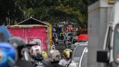 Kemacetan Mengular di Cianjur, Donatur Diminta Tak Salurkan Bantuan Langsung - GenPI.co JABAR