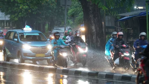 Kabar Cuaca Jabar ini: Daerah Berikut Waspada Hujan Petir Siang Sampai Sore - GenPI.co JABAR