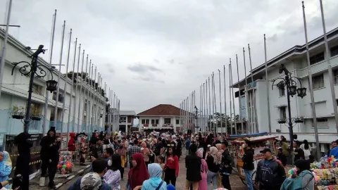 Beberapa Titik di Bandung Mulai Dipadati Warga, 1.200 Petugas Disiagakan - GenPI.co JABAR
