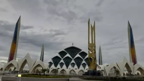 Perubahan Jadwal Pembukaan Masjid Raya Al Jabbar Kota Bandung - GenPI.co JABAR