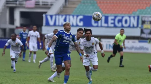 Mengejutkan, Persik Tundukkan Persib di Stadion Pakansari Bogor - GenPI.co JABAR