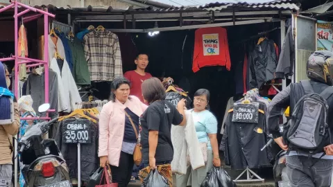 Alamak, 200 Bal Pakaian Impor Bekas di Pasar Induk Gedebage Bandung Diangkut Polisi - GenPI.co JABAR