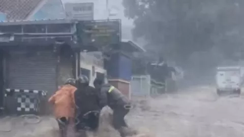 Kawasan Puncak-Cipanas Banjir Air Bah, BPBD Cianjur: Waspada - GenPI.co JABAR