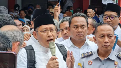 Pekik Takbir Warnai Bebasnya Anas Urbaningrum dari Lapas Sukamiskin - GenPI.co JABAR