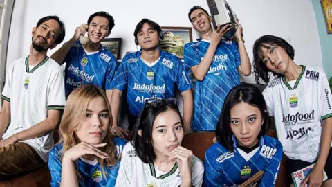 Harga Jersey Persib Terbaru untuk Liga 1 2023/2024 - GenPI.co JABAR