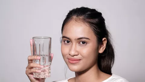 Jangan Minum Air Putih Berlebihan, Dampaknya Bikin Ngeri - GenPI.co JABAR