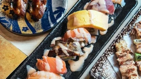 3 Bahaya Mengonsumsi Sushi Secara Berlebihan - GenPI.co JABAR