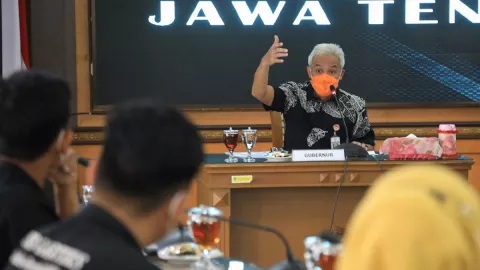 Diteken Ganjar, Segini Upah Minimum Provinsi Jawa Tengah 2022 - GenPI.co JATENG