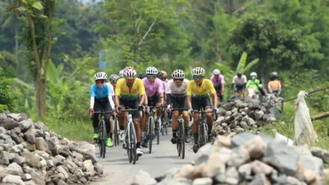 Seri Terakhir Tour de Borobudur Disuguhi Pemandangan Apik - GenPI.co JATENG