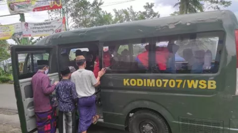 Kodim Wonosobo Bantu Vaksinasi, Fasilitasi Antar Jemput Warga - GenPI.co JATENG