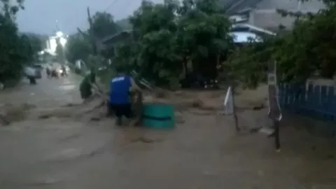 Puluhan Rumah di Desa Wonosoco Kudus Kembali Diterjang Banjir - GenPI.co JATENG