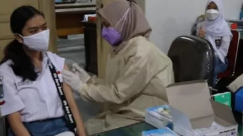 Wow! Vaksin Siswa SMA SMK di Jateng Hampir 100%, Ini Caranya - GenPI.co JATENG