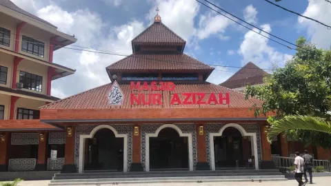 Dipakai Jumatan Perdana, Ini Penampakan Masjid Nur Aziah Klaten - GenPI.co JATENG