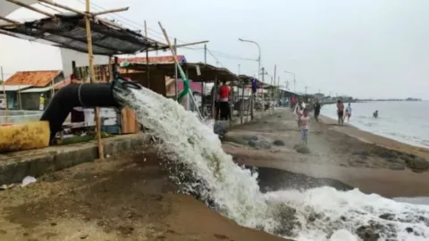 Atasi Banjir di Kota Pekalongan, Lima Pompa Dibangun Tahun Ini - GenPI.co JATENG