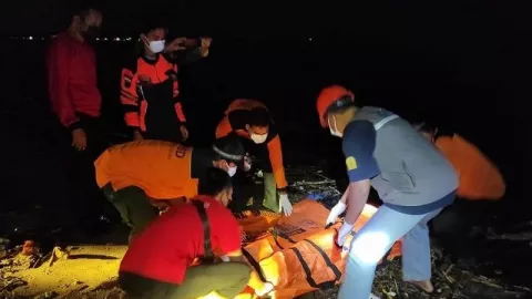 Astaga! Mayat Tanpa Identitas Ditemukan di Pantai Pungkruk Jepara - GenPI.co JATENG