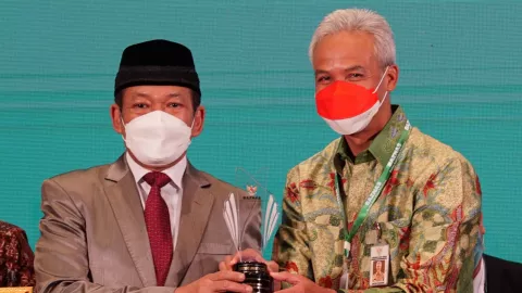 Zakat di Jateng Bagus, Ganjar Boyong 3 Penghargaan, Selamat! - GenPI.co JATENG