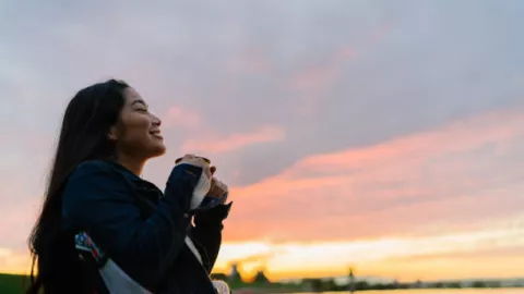 Hati-Hati, Toxic Positivity Bisa Berbahaya Bagi Kesehatan Mental - GenPI.co JATENG