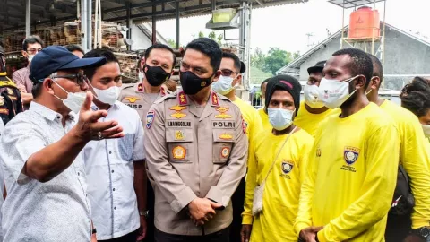 18 OAP Belajar Ternak Ayam Petelur di Karanganyar - GenPI.co JATENG