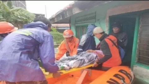 Duh! Ratusan Warga di Kota Pekalongan Ngungsi Gara-Gara Banjir - GenPI.co JATENG