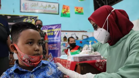 Vaksin Anak di Pekalongan Ditarget Februari, Wali Kota: Berat - GenPI.co JATENG
