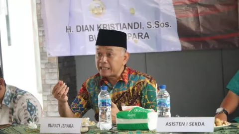 Jl. Lebak-Tanjung Jepara Diperbaiki, Daerah Lain Menyusul - GenPI.co JATENG